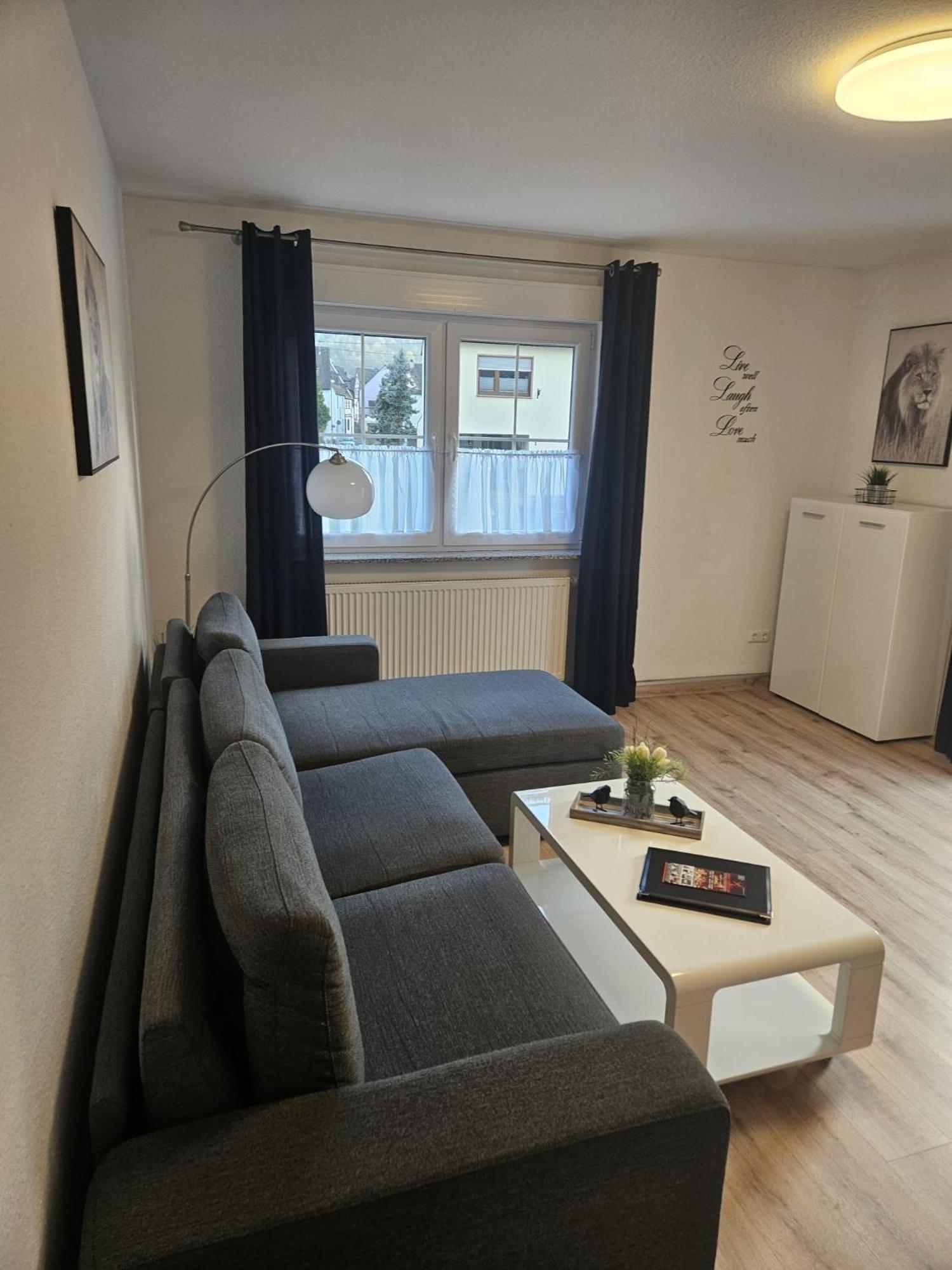 Hakans Moselblick Ferienwohnung تريس كاردن المظهر الخارجي الصورة